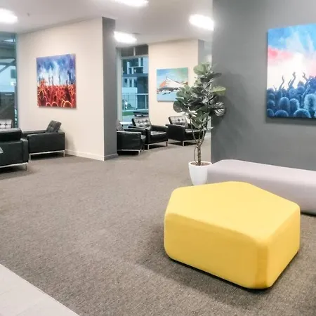 Apartment Location! Inner City 1b1b Apt W/pool,gym, Sauna