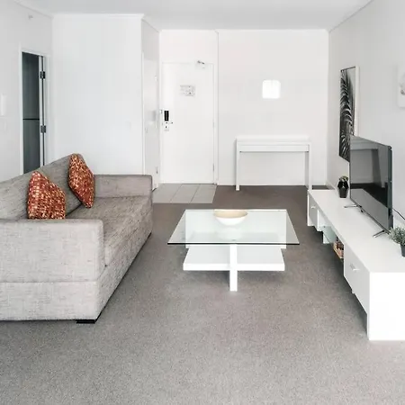 Apartment Location! Inner City 1b1b Apt W/pool,gym, Sauna