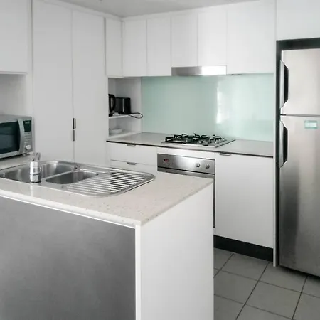 Location! Inner City 1b1b Apt W/pool,gym, Sauna Apartment