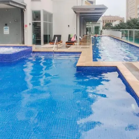 Location! Inner City 1b1b Apt W/pool,gym, Sauna Apartment