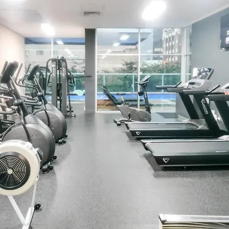 Location! Inner City 1b1b Apt W/pool,gym, Sauna Apartment *