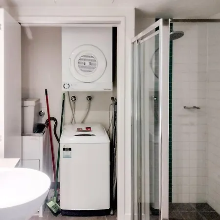 Apartment Location! Inner City 1b1b Apt W/pool,gym, Sauna Brisbane