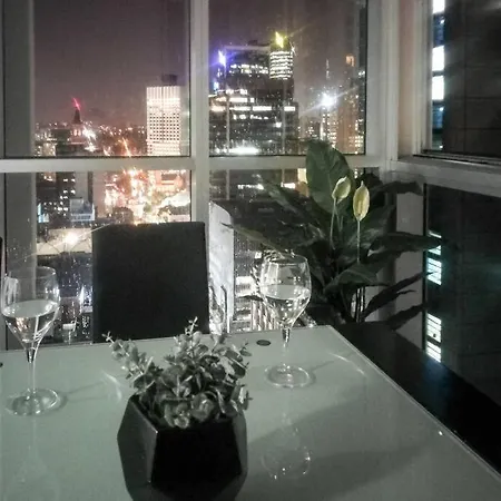 Location! Inner City 1b1b Apt W/pool,gym, Sauna * Brisbane