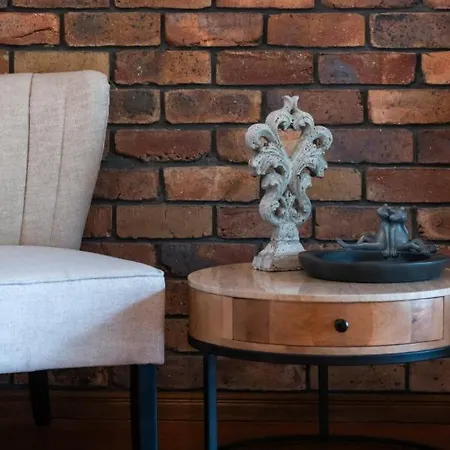 Vintage Elegance Morden Comfort 5brhouse Robertson Brisbane
