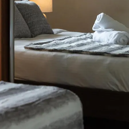 Vintage Elegance Morden Comfort 5brhouse Robertson Brisbane