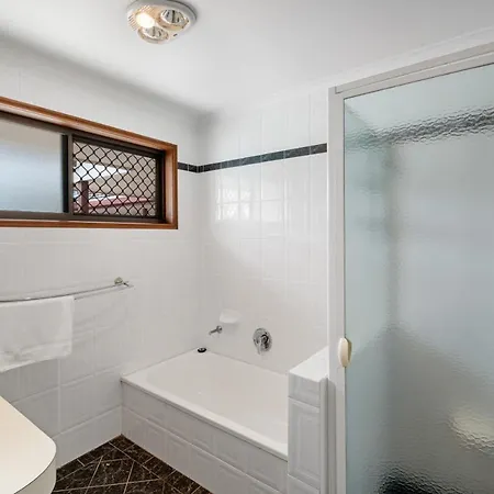 Holiday home Vintage Elegance Morden Comfort 5brhouse Robertson