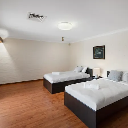 Vintage Elegance Morden Comfort 5brhouse Robertson Holiday home