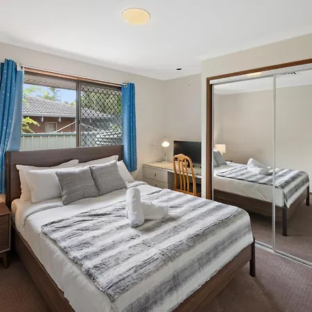 Holiday home Vintage Elegance Morden Comfort 5brhouse Robertson Brisbane