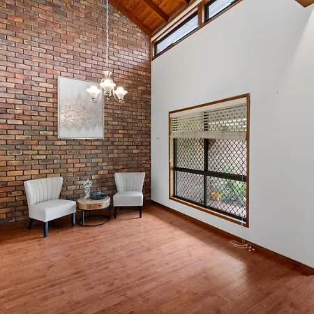 Vintage Elegance Morden Comfort 5brhouse Robertson Holiday home