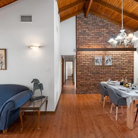 Vintage Elegance Morden Comfort 5brhouse Robertson Holiday home Brisbane