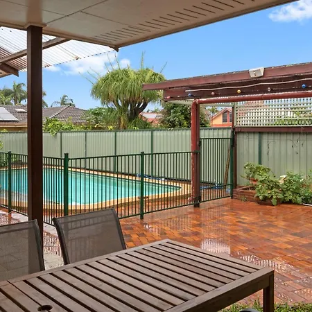 Holiday home Vintage Elegance Morden Comfort 5brhouse Robertson Brisbane