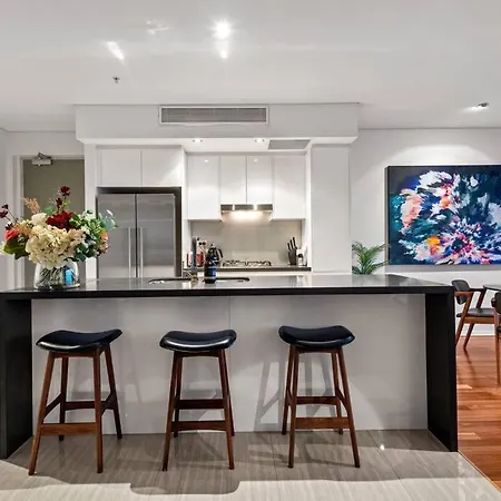 Apartment Skyhigh Executive! ~ 2bed/2bath/1car/views ~ Cbd