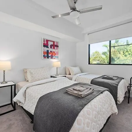 New Farm Water Views! 2bed/2bath/1car Apartment *