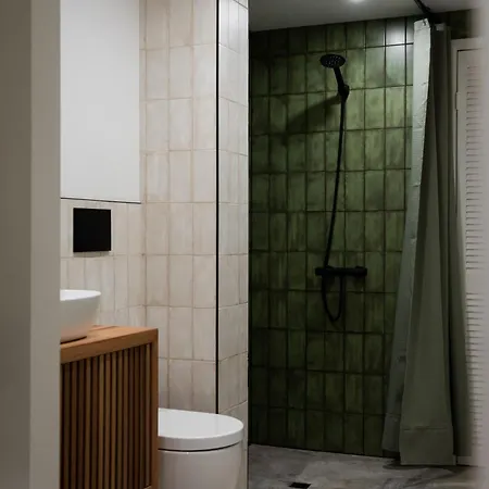 In The Gap~4 Bed House~7km From Cbd Apartment