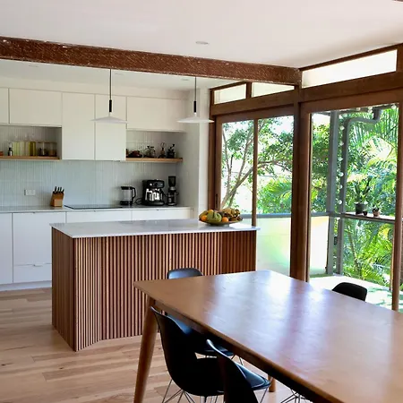 In The Gap~4 Bed House~7km From Cbd Apartment *