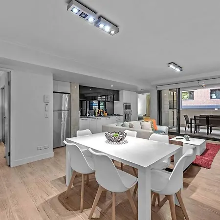 South Bank Central! ~ 2bed, 2bath, 1car, 2balcony Brisbane