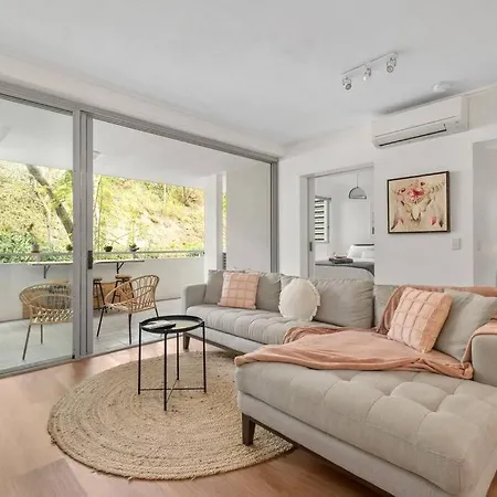 Sublime Simplicity! ~1bed/study/1bath/balcony/1car Brisbane