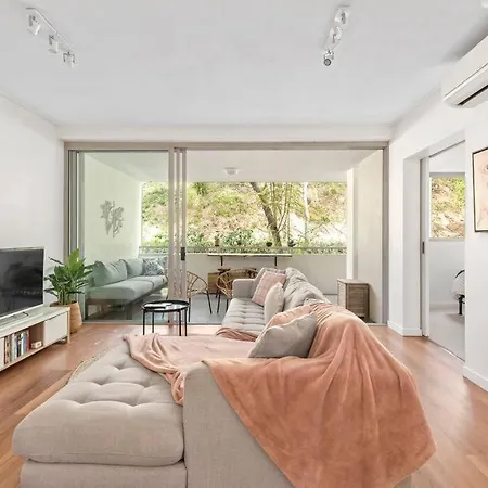 Sublime Simplicity! ~1bed/study/1bath/balcony/1car * Brisbane