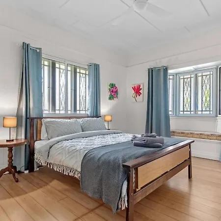 Nan's House! 2bed, 1bath, 1car ~ East *