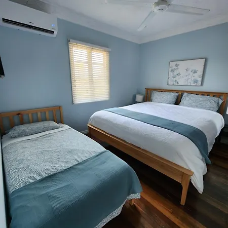 Oxley Mineral Pool & Private Suburbanstay Holiday home Brisbane