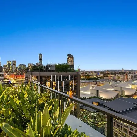 South Bank Stunner! ~ 3 Bed/2 Bath/1car/views Brisbane