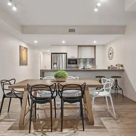 South Bank Stunner! ~ 3 Bed/2 Bath/1car/views Apartment Brisbane