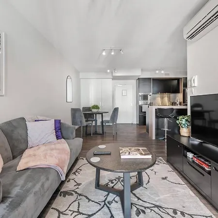 South Bank Styling! ~ 1bed, 1bath, 1car, Balcony Brisbane