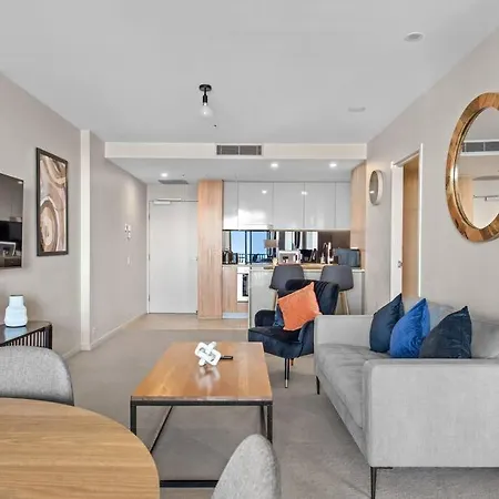 Floor! 2bed/2bath/1car/pool ~ Views ~ Cbd * Brisbane