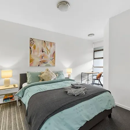 Apartment Away From Home! 2bed/1bath/car/pool~2kms Cbd Brisbane