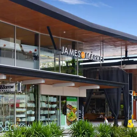 2 Seconds To…everything! 1bed/1bath/1car/cbd Views Apartment Brisbane