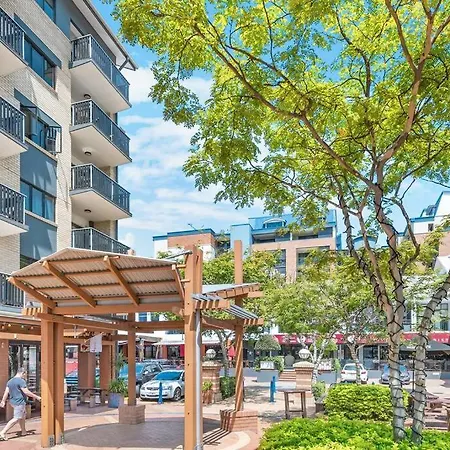 2 Seconds To…everything! 1bed/1bath/1car/cbd Views Apartment Brisbane