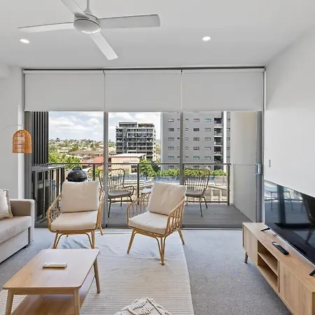 Peaceful With Parking Apartment *