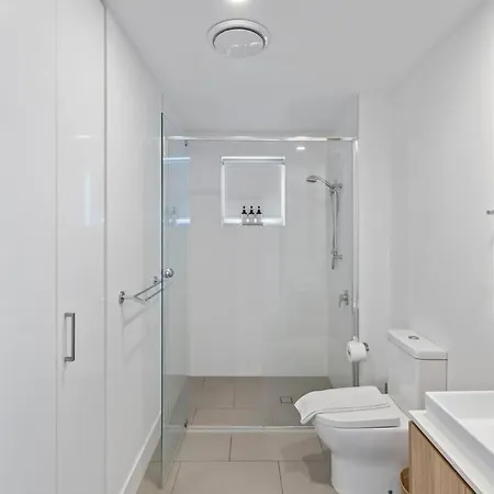 Peaceful With Parking Apartment Brisbane