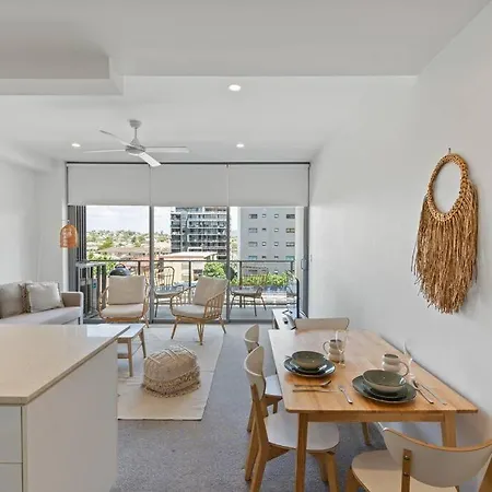 Peaceful With Parking Apartment *