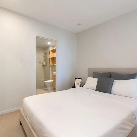 Queen St Apartment