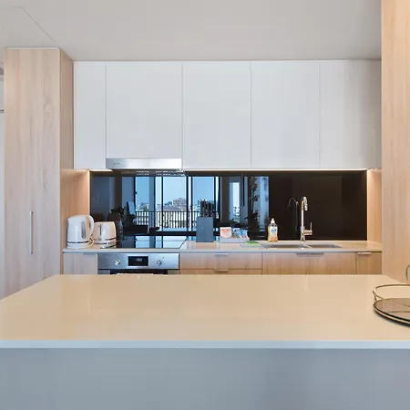 Queen St Apartment