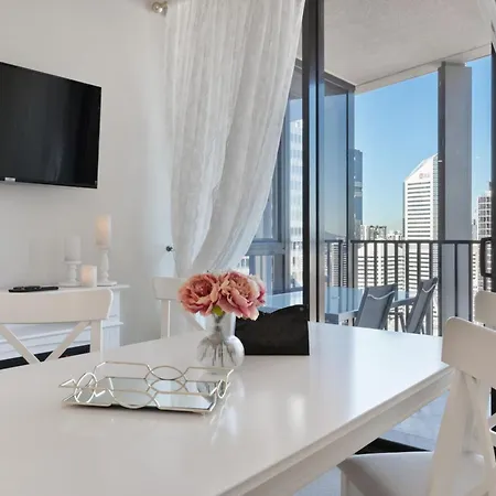Queen St Apartment
