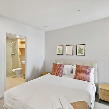 Queen St Apartment