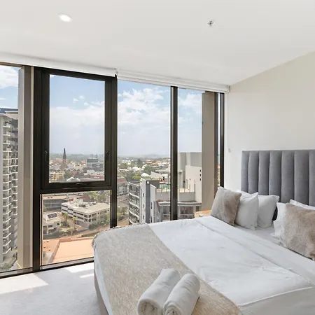 Apartment Queen St