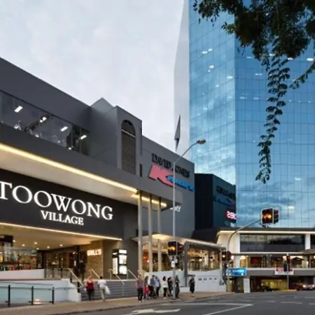 Of Toowong Neat Near Station *