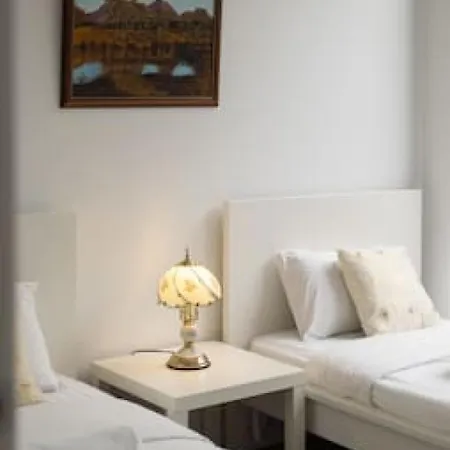 Of Toowong Neat Near Station Apartment *
