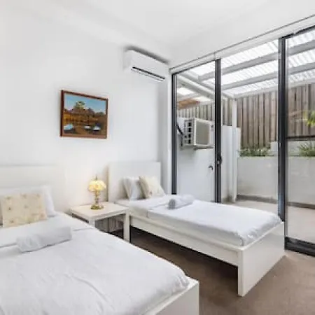 Of Toowong Neat Near Station Apartment Brisbane