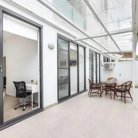 Of Toowong Neat Near Station Apartment *
