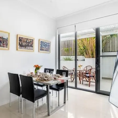 Of Toowong Neat Near Station *