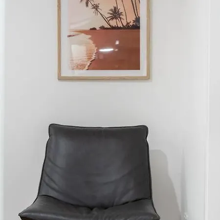 Relaxation 2br/1.5ba House W Parking Near Brisbane