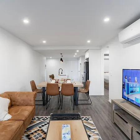 Hidden 2br1ba Apt W Parking Walk To Westfield