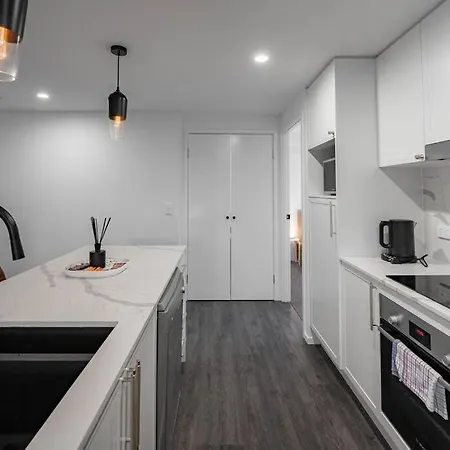 Apartment Hidden 2br1ba Apt W Parking Walk To Westfield Brisbane