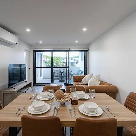 Hidden 2br1ba Apt W Parking Walk To Westfield Brisbane
