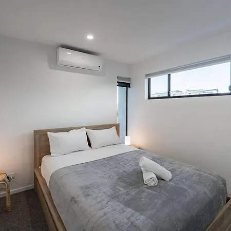 Hidden 2br1ba Apt W Parking Walk To Westfield * Brisbane