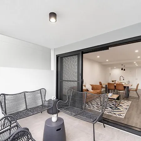 Hidden 2br1ba Apt W Parking Walk To Westfield * Brisbane